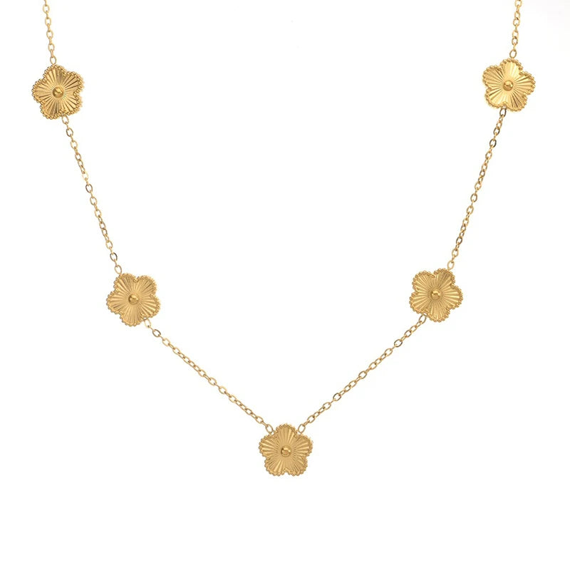 Collar de acero inoxidable chapado en oro de 14 quilates para mujer Pétalos de cinco hojas